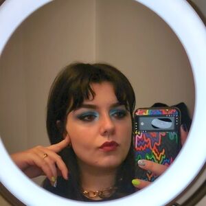 Meet your Posher, Elisa